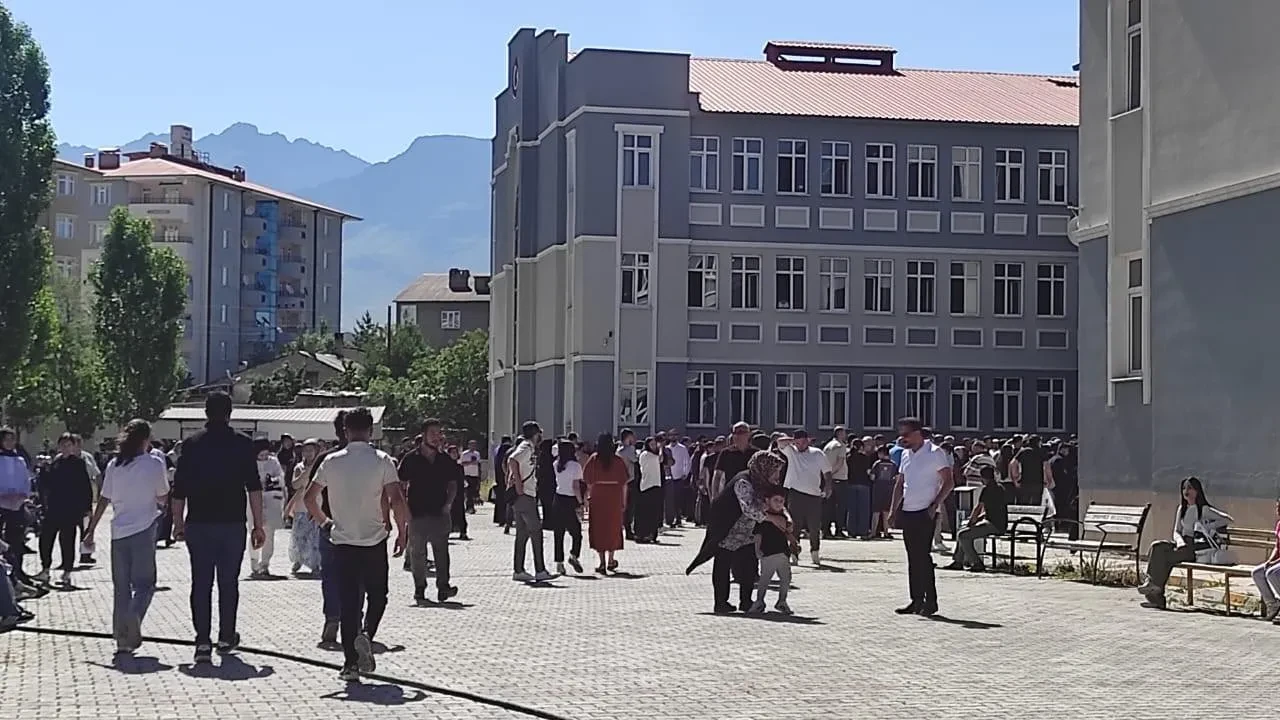 Van LGS sınavında 19 bin öğrenci ter döktü