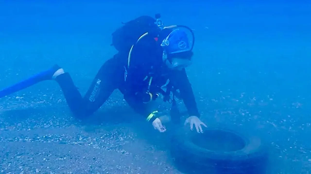 Gazipaşa sahilinde caretta carettalar için temizlik gerçekleştirildi