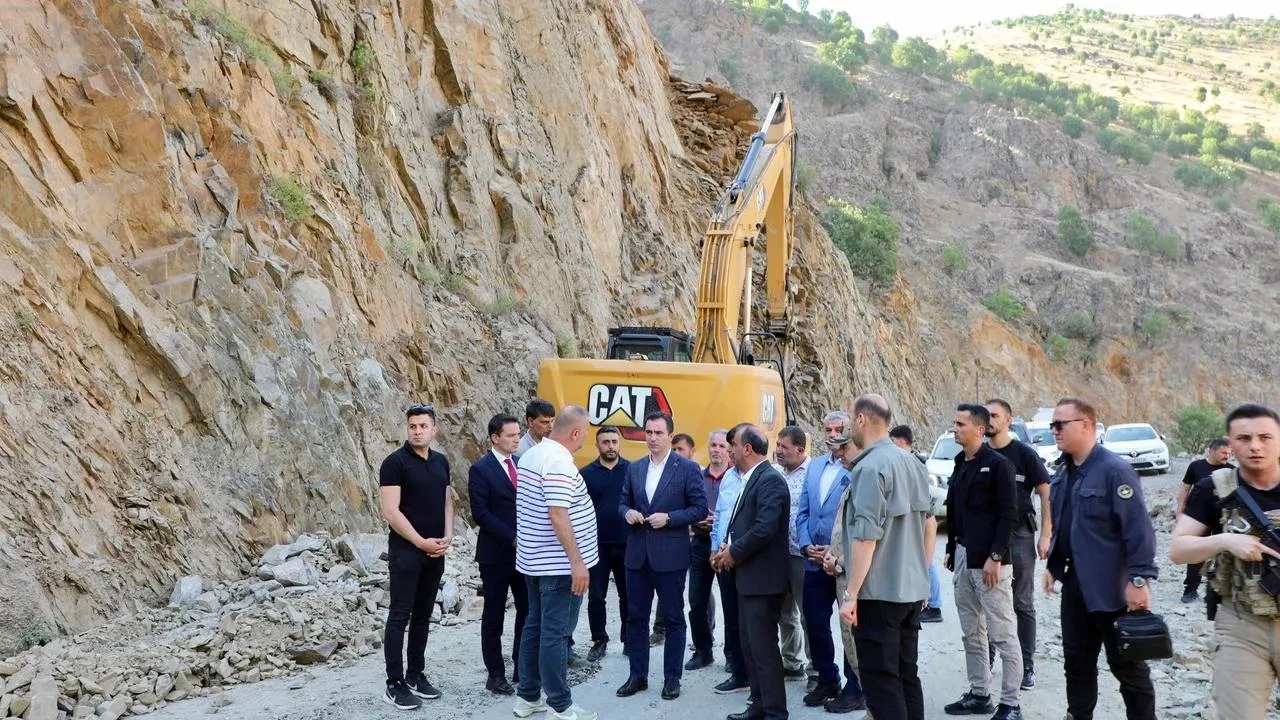 Vali Karakaya Hizan ilçesinde yeni yatırımları inceledi