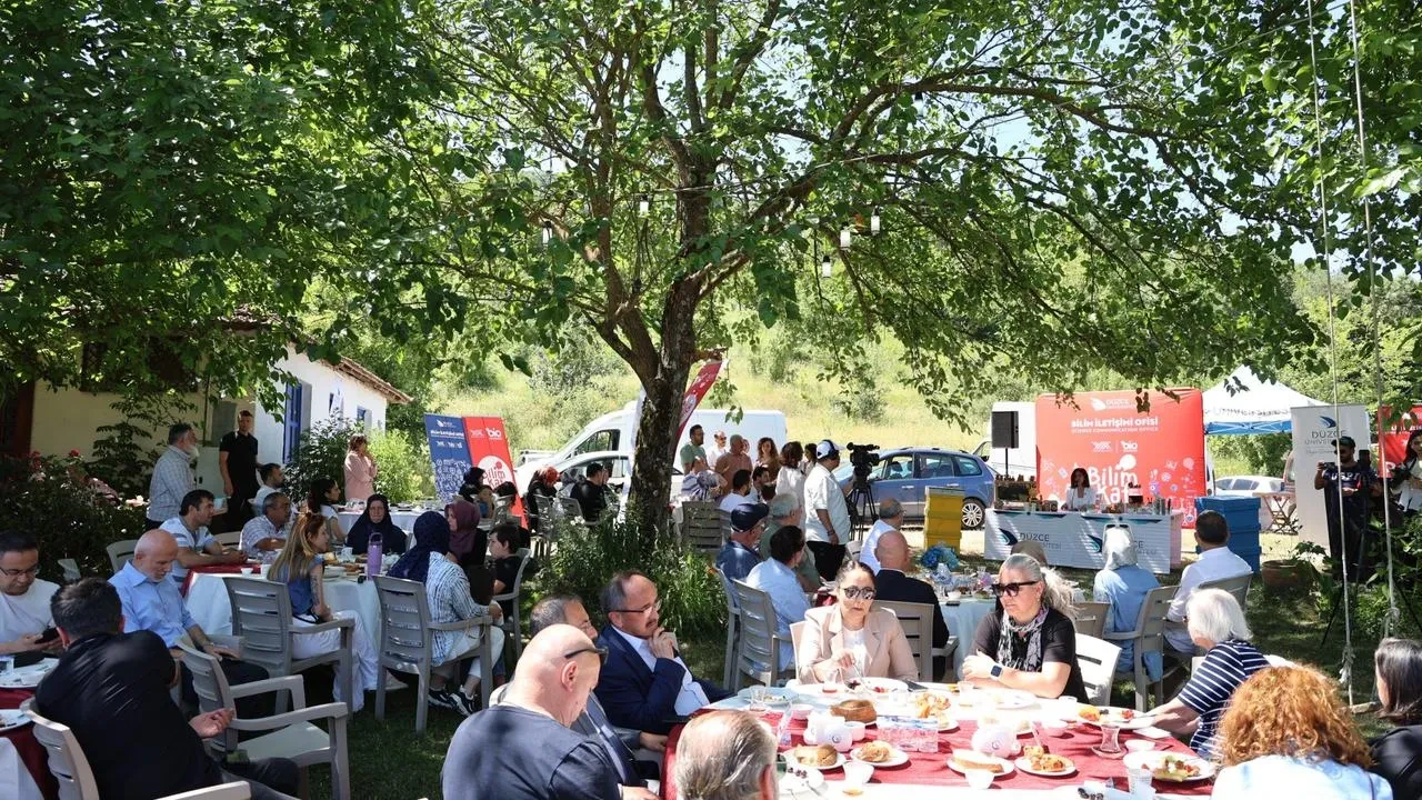 Düzce Güven Köyünde Bilim Kafe ilk kez buluştu