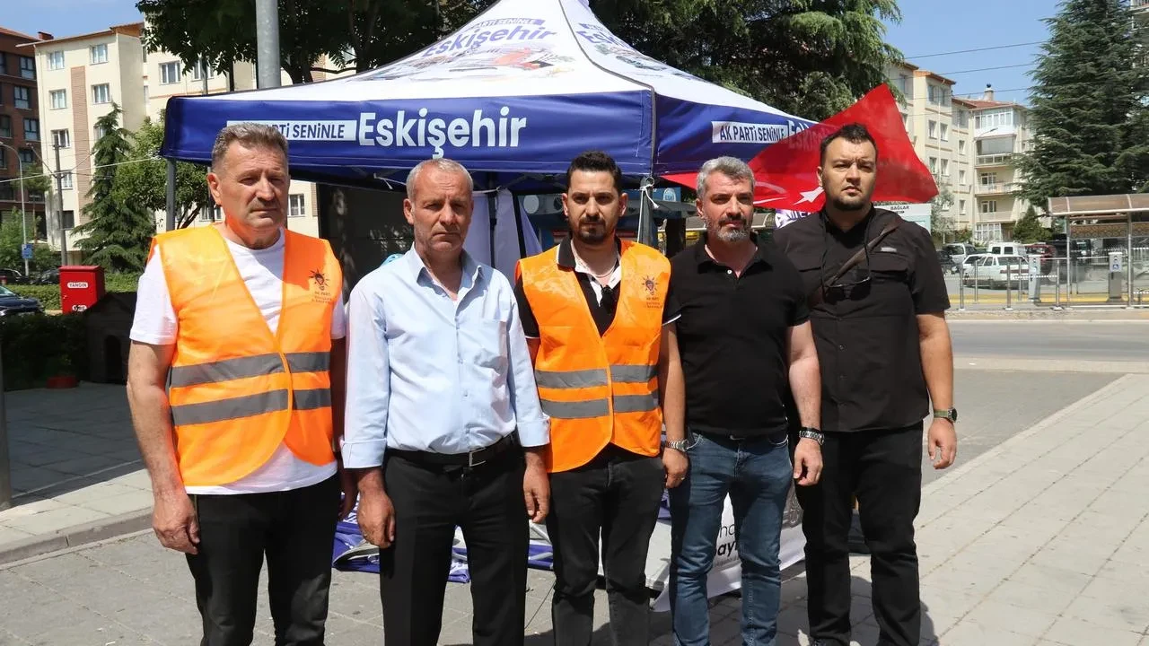 Eskişehir Sarıcakayada orman yangını lojmana sıçradı