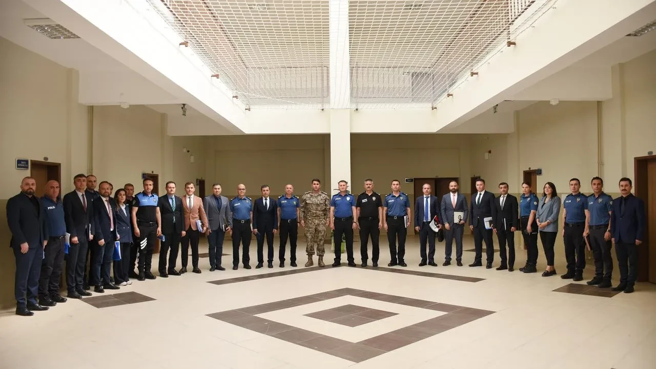 Erzincan polisleri sınır ötesi göreve törenle uğurlandı