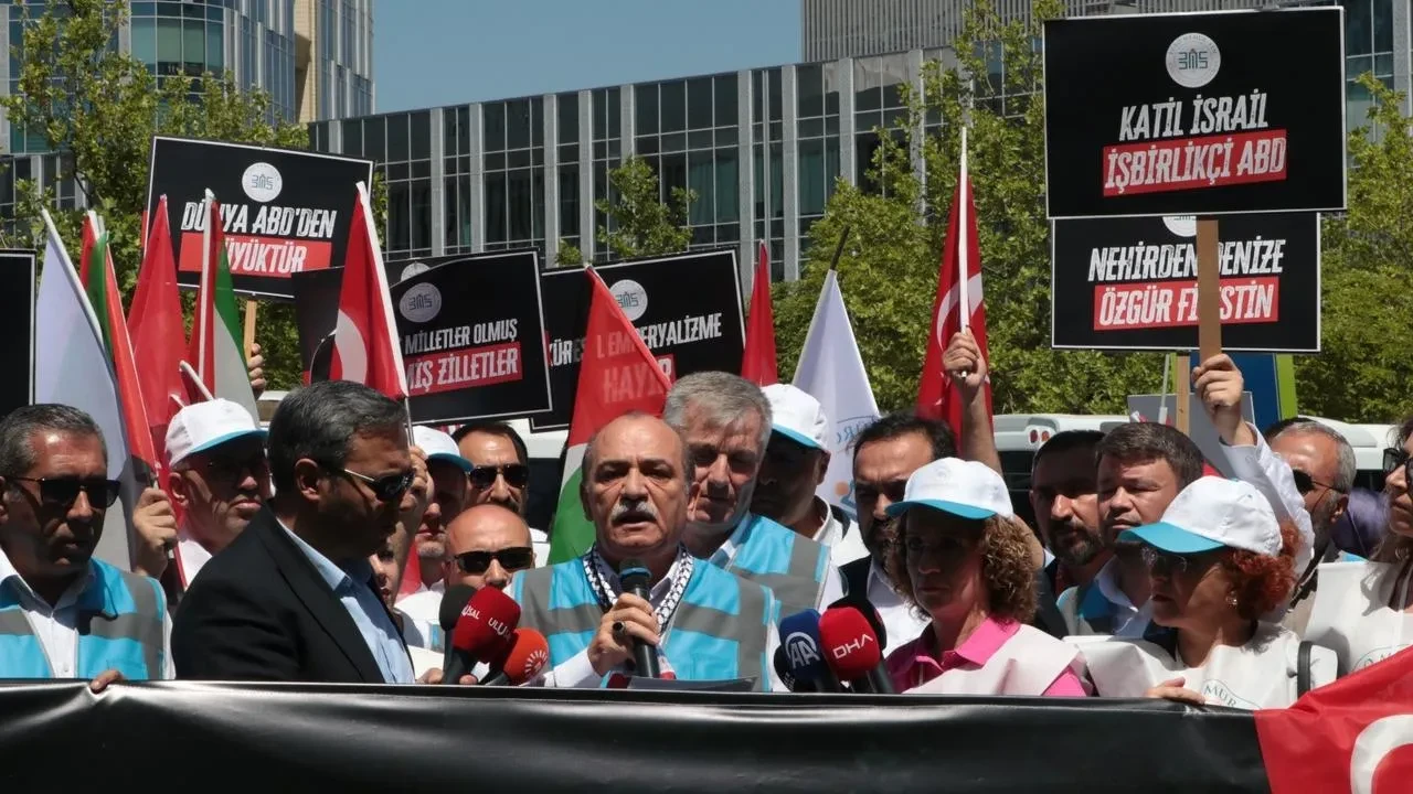 Büro Memur Sen ABD Büyükelçiliğinde protest gösterisi yaptı