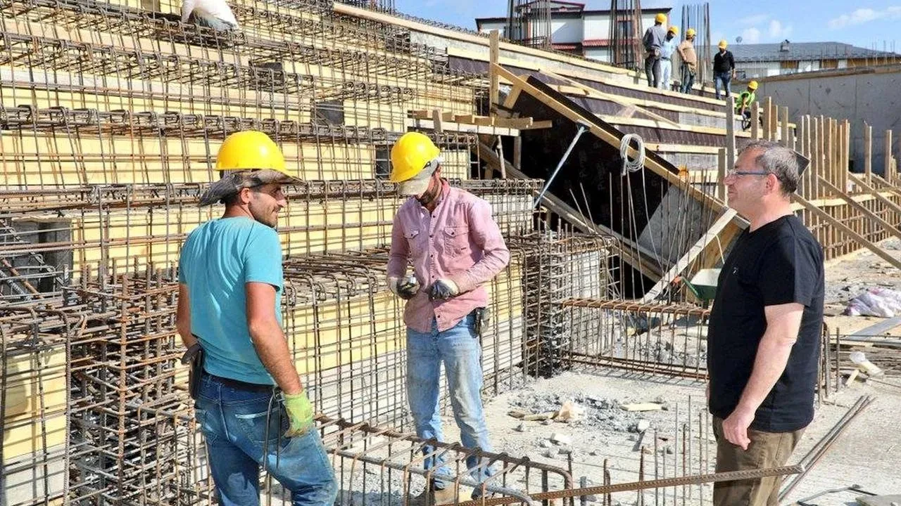 Sarıkamış modern kapalı spor salonuna kavuşuyor