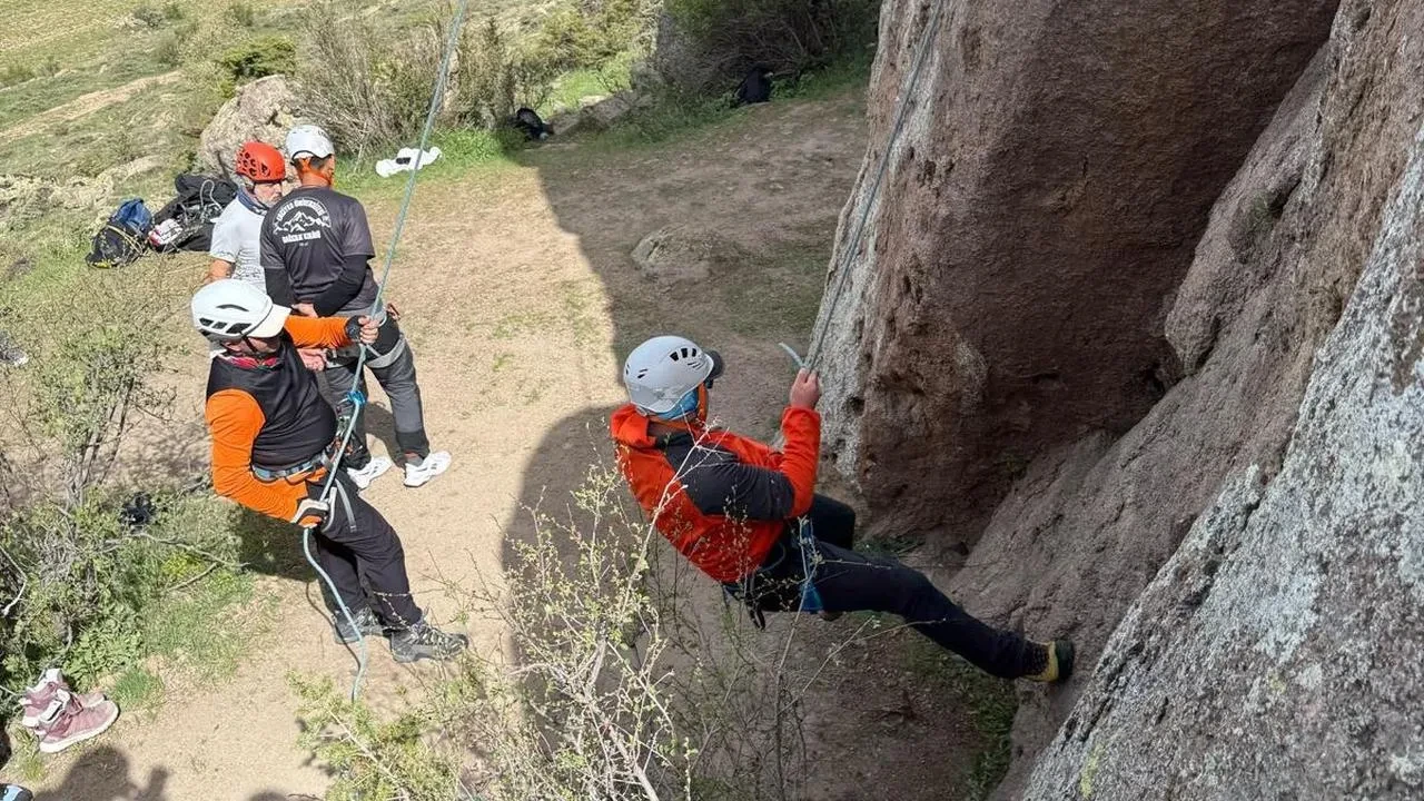 Mazaka Artıbir Dağcılık Kulübü Kayseride yaz eğitimi verdi