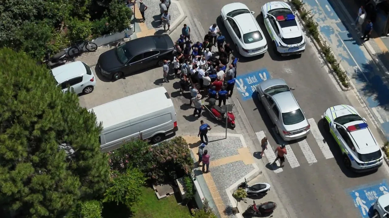 Babadağ yamaç paraşütü pilotu Ölüdeniz açıklarında kurtarıldı