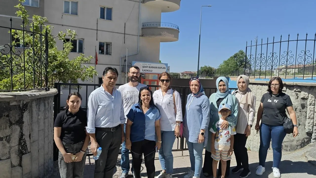 Kayserili veliler Şehit Burhan Kaplan İlkokulunu taşıtmıyor