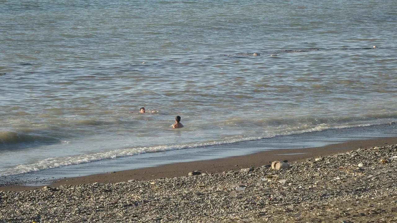 Sel suları Karadeniz sahillerinde enfeksiyon riski yaratıyor