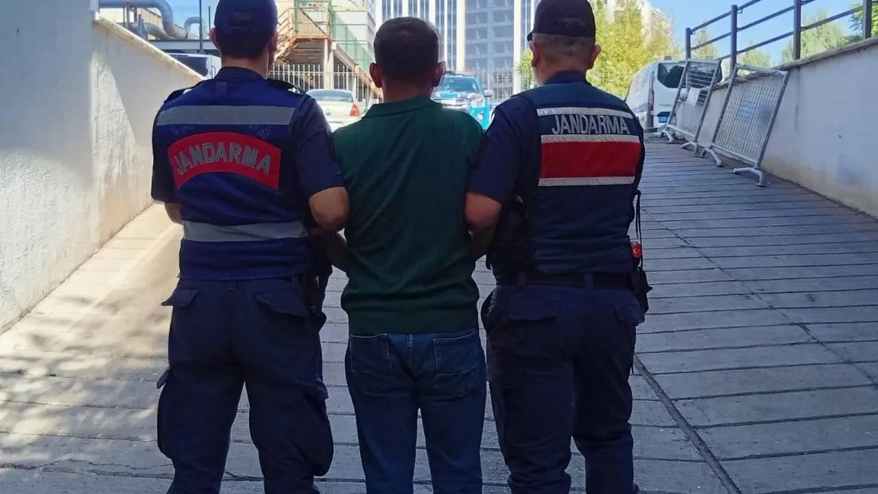 Gaziantep jandarması 14 yıllık hükümlüyü yakayı ele verdi