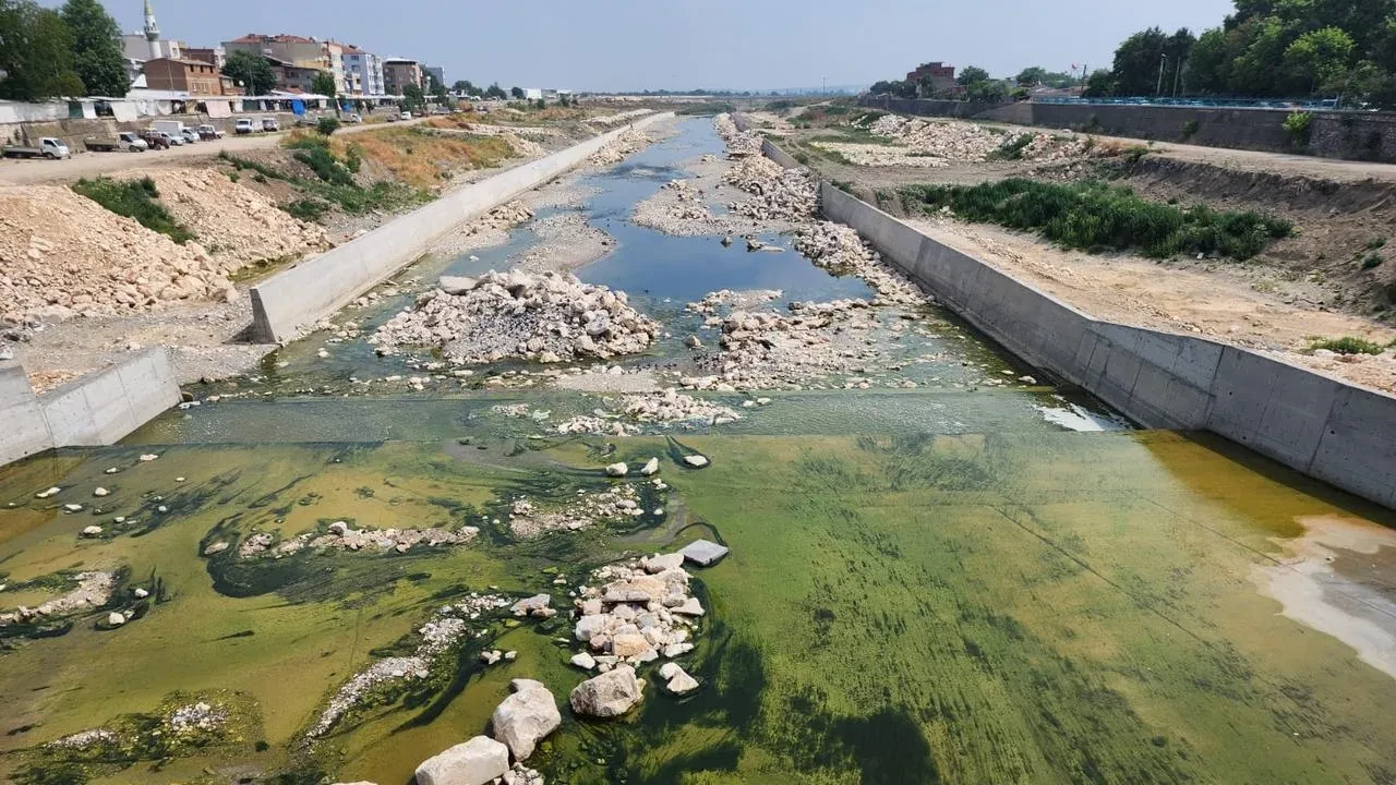 Mustafakemalpaşa Deresi ıslah çalışmaları yeniden durdu