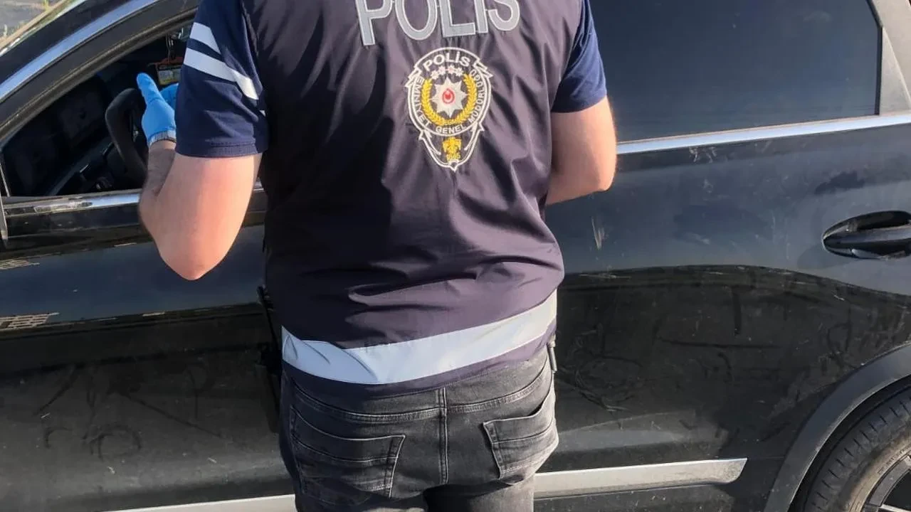 Karsta polis ekipleri şok uygulamalar gerçekleştiriyor