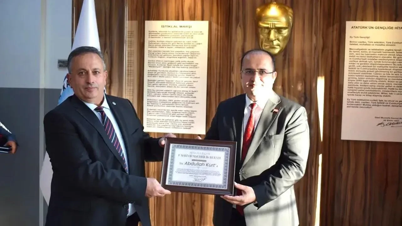 Kaymakam Abdullah Kurt Şenkayadan fahri hemşeri oldu