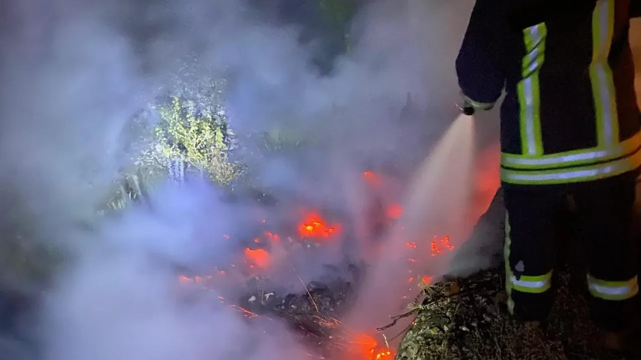Çorum İskilip Harun köyündeki samanlık alev aldı