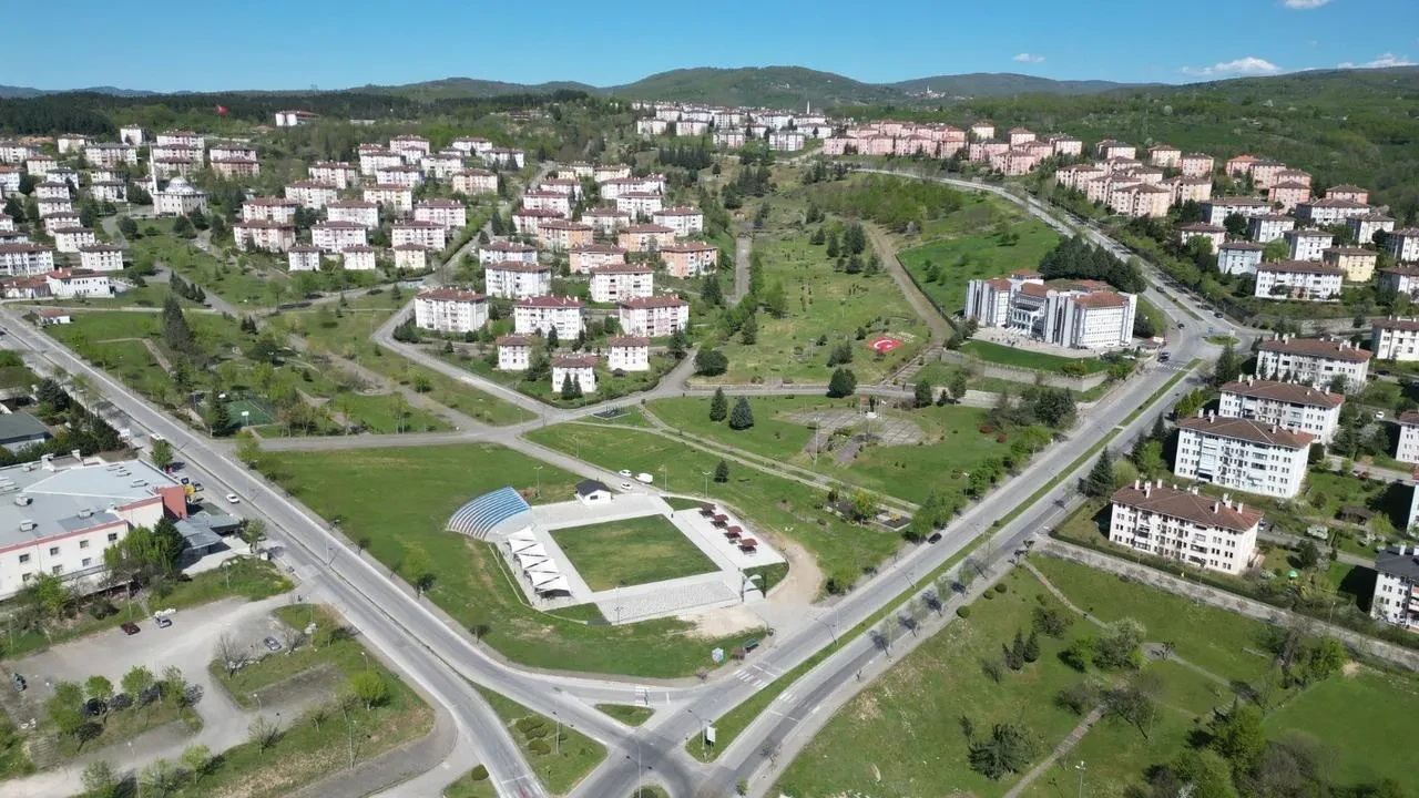 Düzce Belediyesi Bahçeşehir karne şenliğinde çocukları buluşturuyor