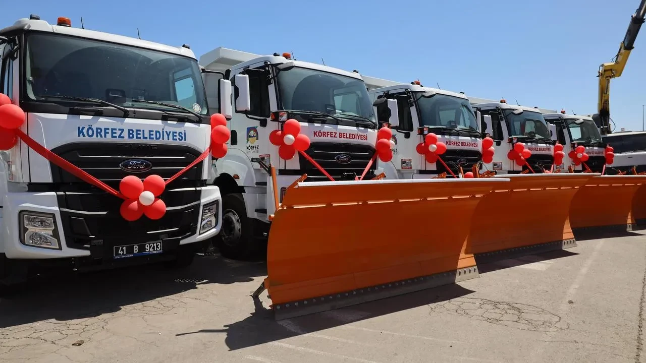 Körfez Belediyesi hizmet filosunu yirmi araçla güçlendi