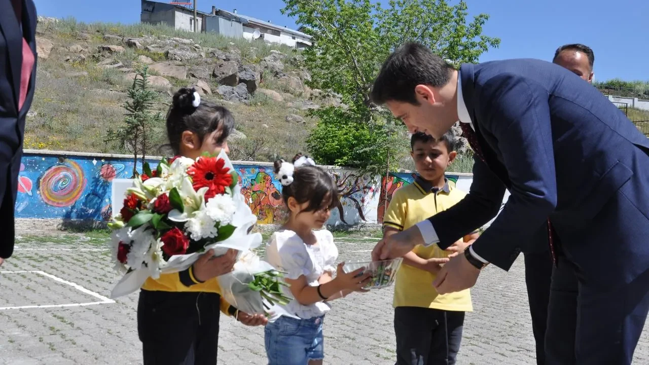 Karsta 55 bin öğrenci yaz tatiline başladı