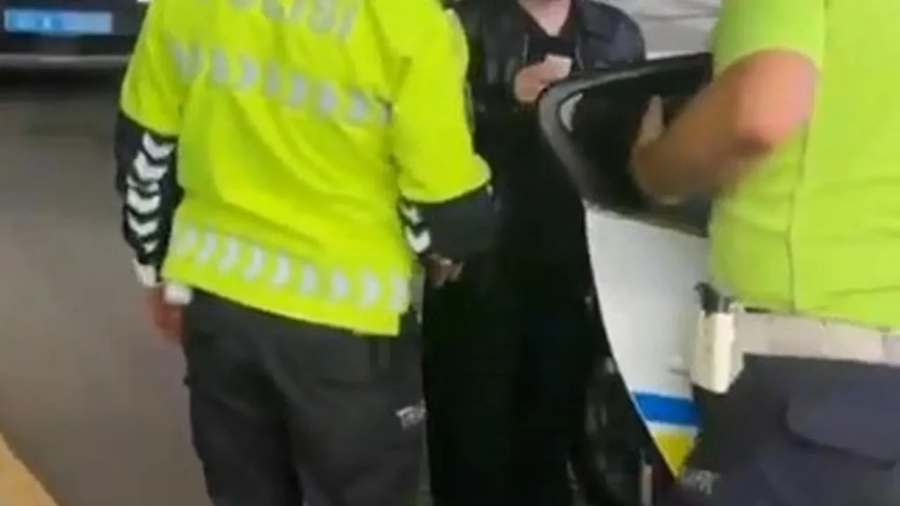 Trabzon polisi YKS öğrencilerini sınava yetiştirdi