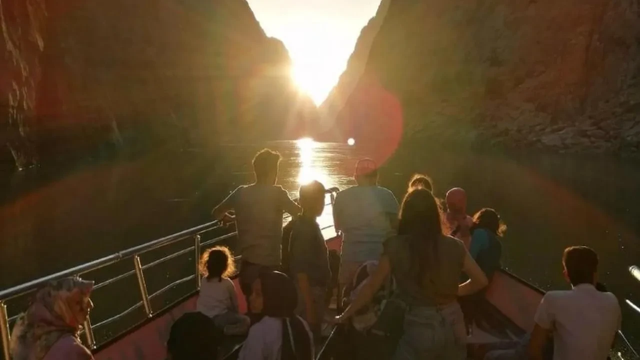 Erzincan ve Kemaliye sıcaklık rekorunu görün