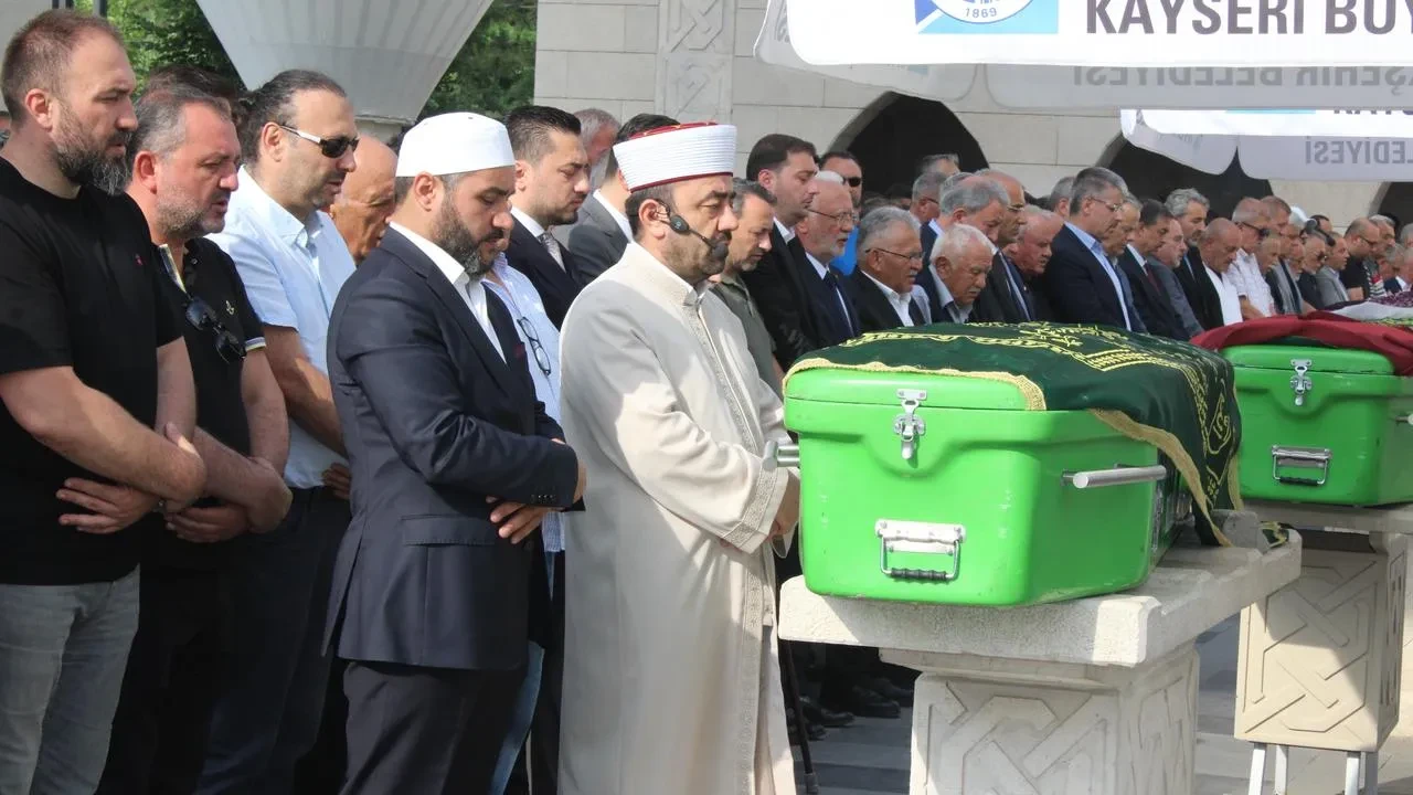 Naciye Büyükkılıç Kayseri Hulusi Akar Camide uğurlandı