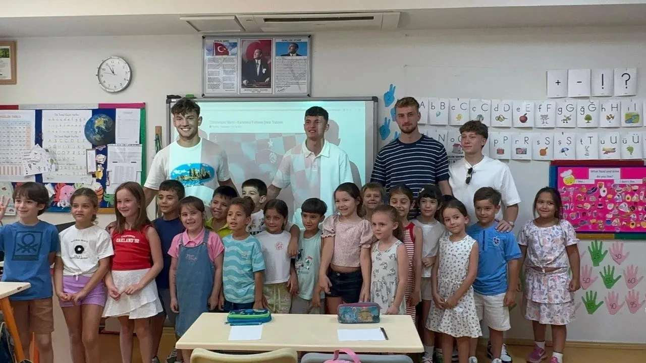 Trabzonspor U19 Takımı Marmaris öğrencileriyle buluştu