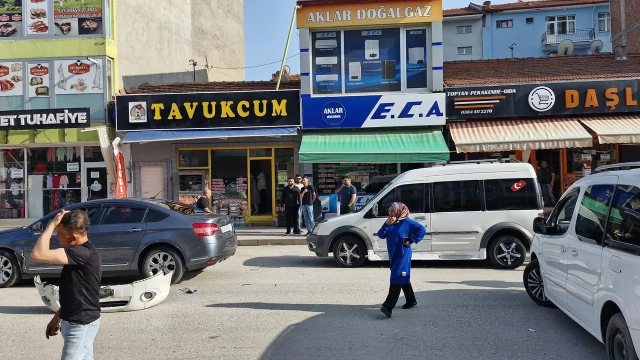 Çorum Alaca ilçesinde üç araçlı zincirleme kaza yaşandı