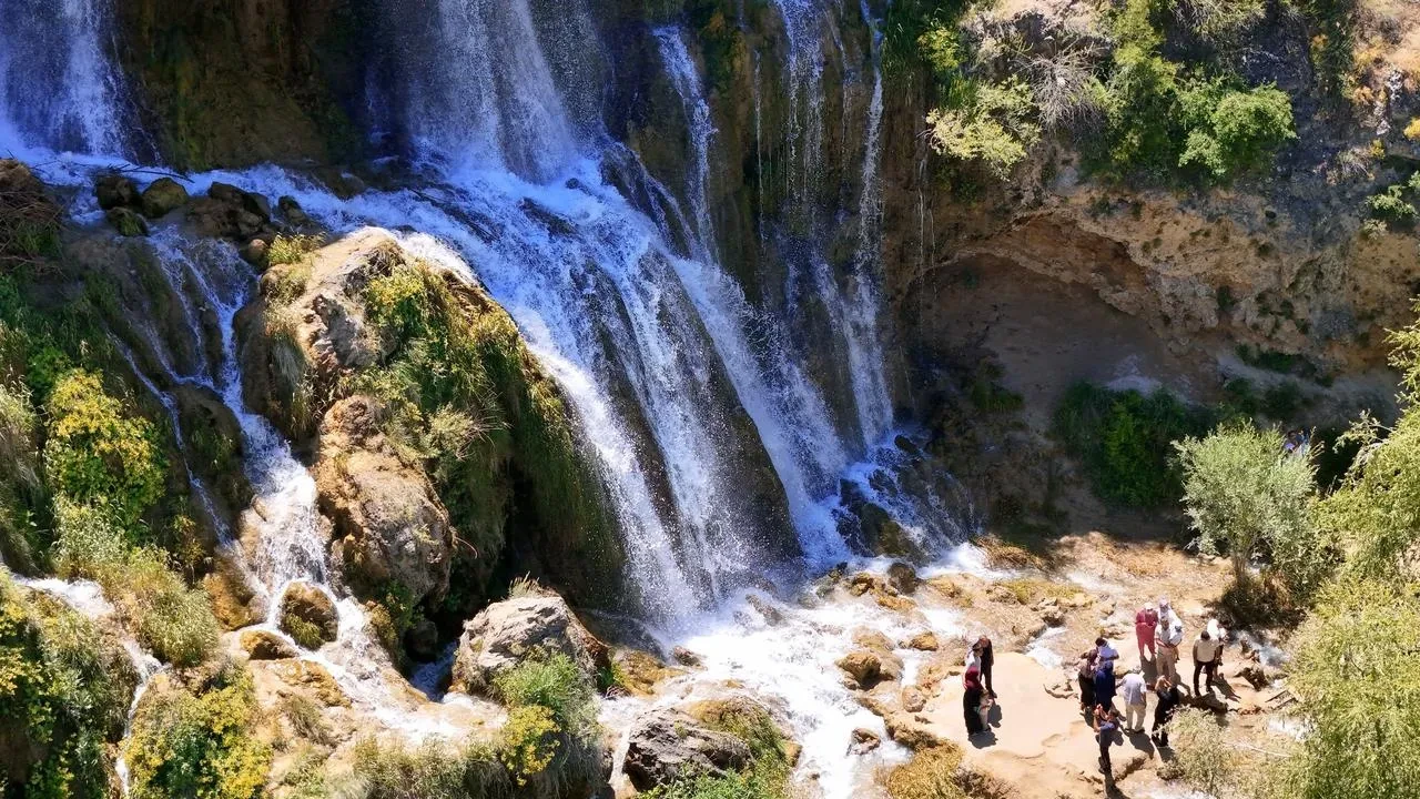Girlevik Şelalesi ile Erzincanda doğal serinliği keşfedin