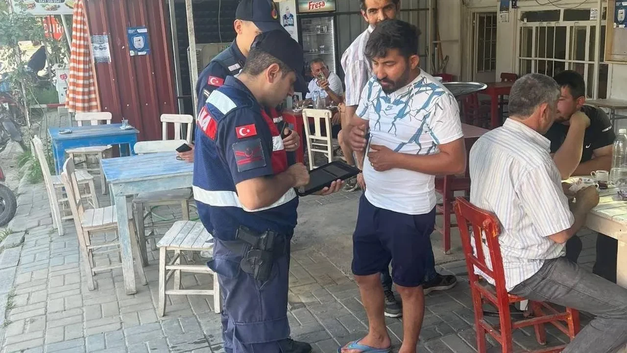 Sultanhisar jandarması 346 kişiyi sıcak noktada denetledi