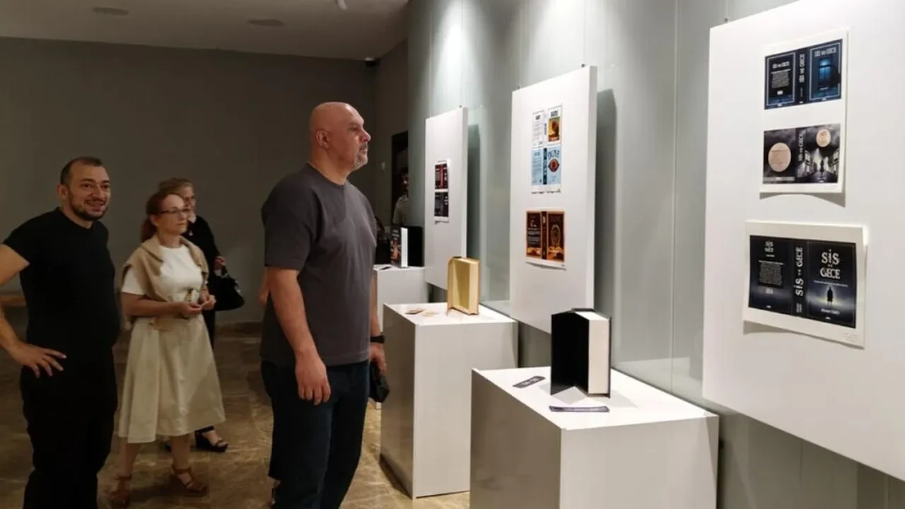 Kütahya Dumlupınar öğrencilerinin kitap kapak tasarımları sergileniyor