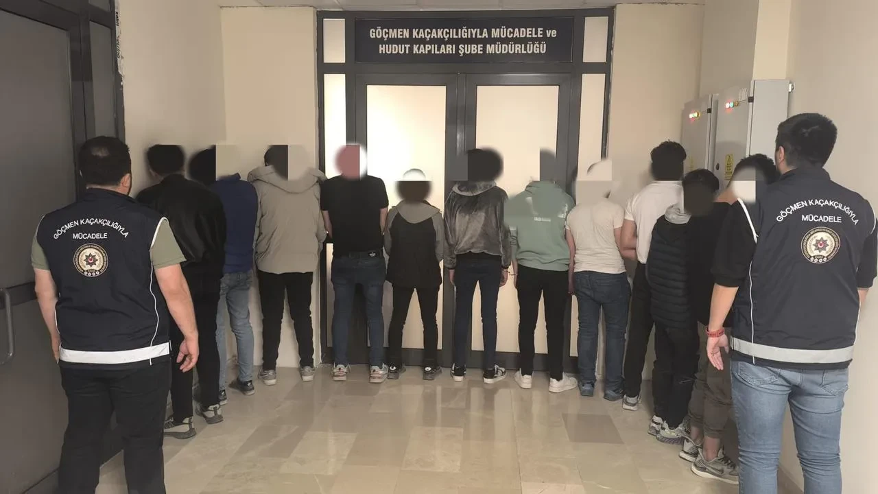 Afyonkarahisar polisi düzensiz göçmen operasyonunda 11 kişi yakaladı