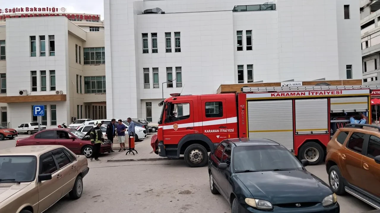 Karaman hastane otoparkında dumanlı araç paniği yaşandı