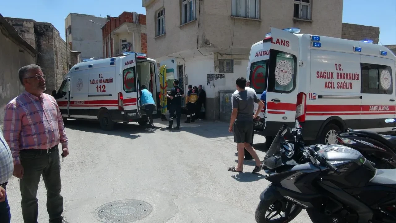 Kiliste motosiklet ve ticari araç kazasında yaralananlar kurtarıldı