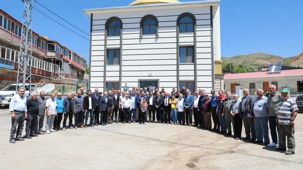 Vali Aydoğdu Ekecik köyünde vatandaşları dinledi