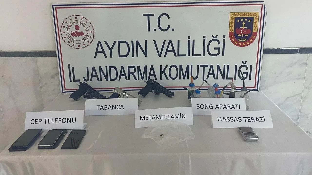 Kuyucak polisi uyuşturucu evi baskınında şüphelileri yakaladı