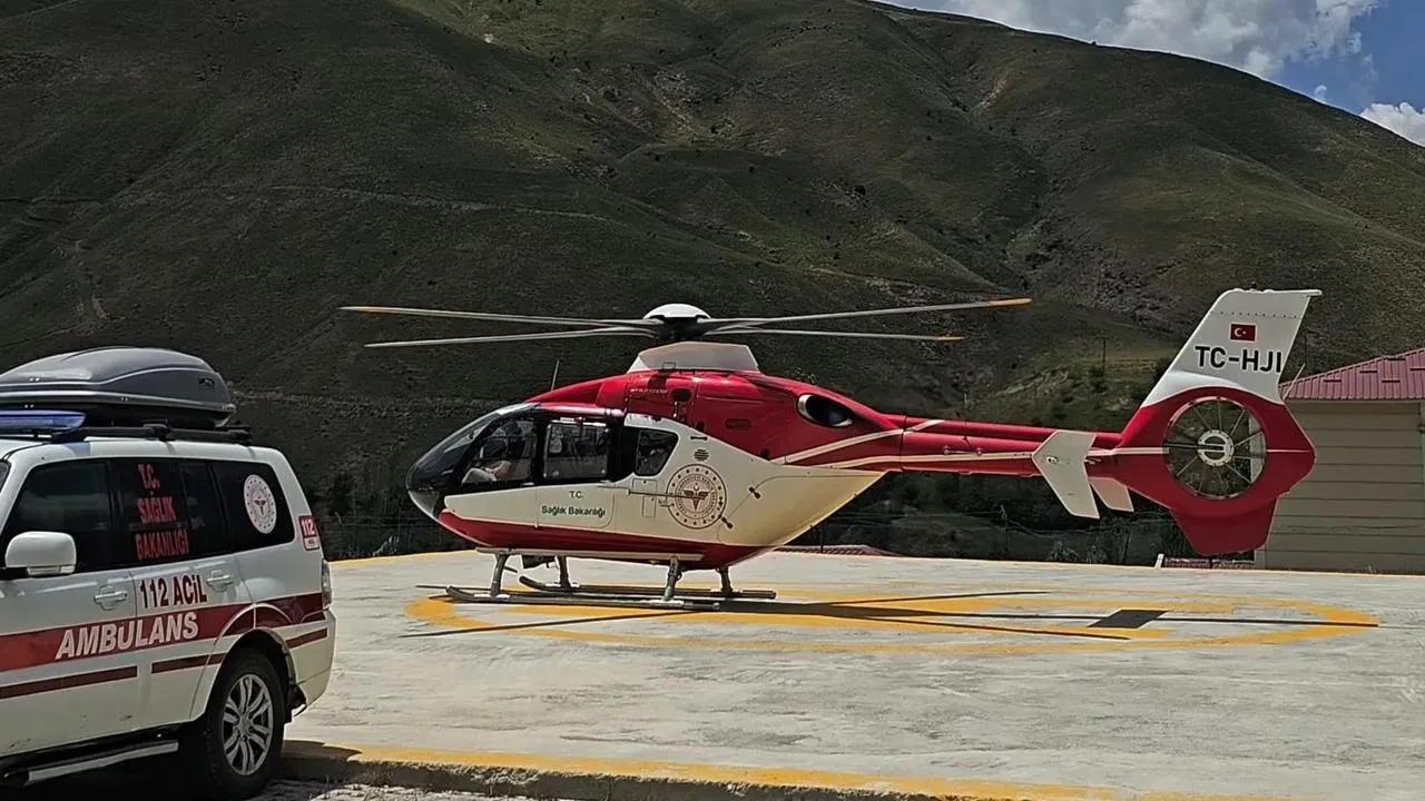 Bahçesaray hastası helikopter ambulansla Vana getirildi