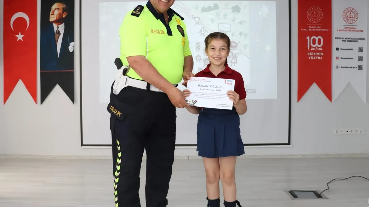 Zonguldak öğrencileri trafik bilincini sanatla anlattı