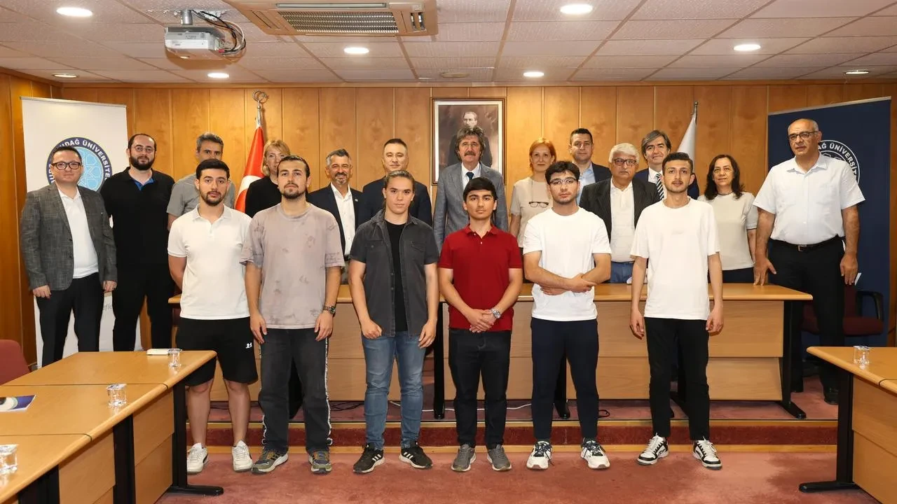 Bursa Uludağ Üniversitesi TEKNOFEST takımı sponsor buldu
