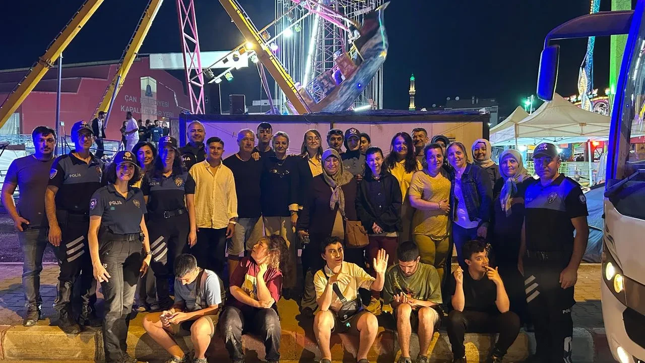 Çanakkale polisi şehit çocuklarını panayırda buluşturdu