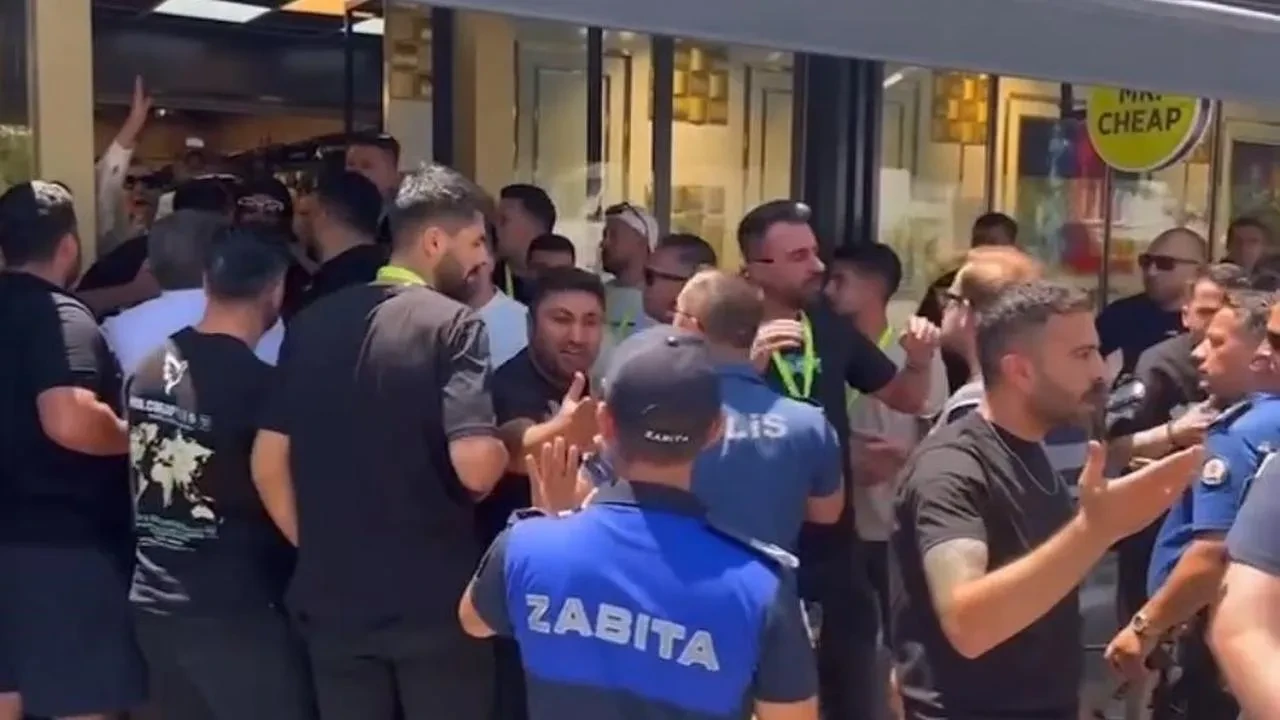 Marmaris İçmeler esnafı kaçak yapı yıkımını engelledi