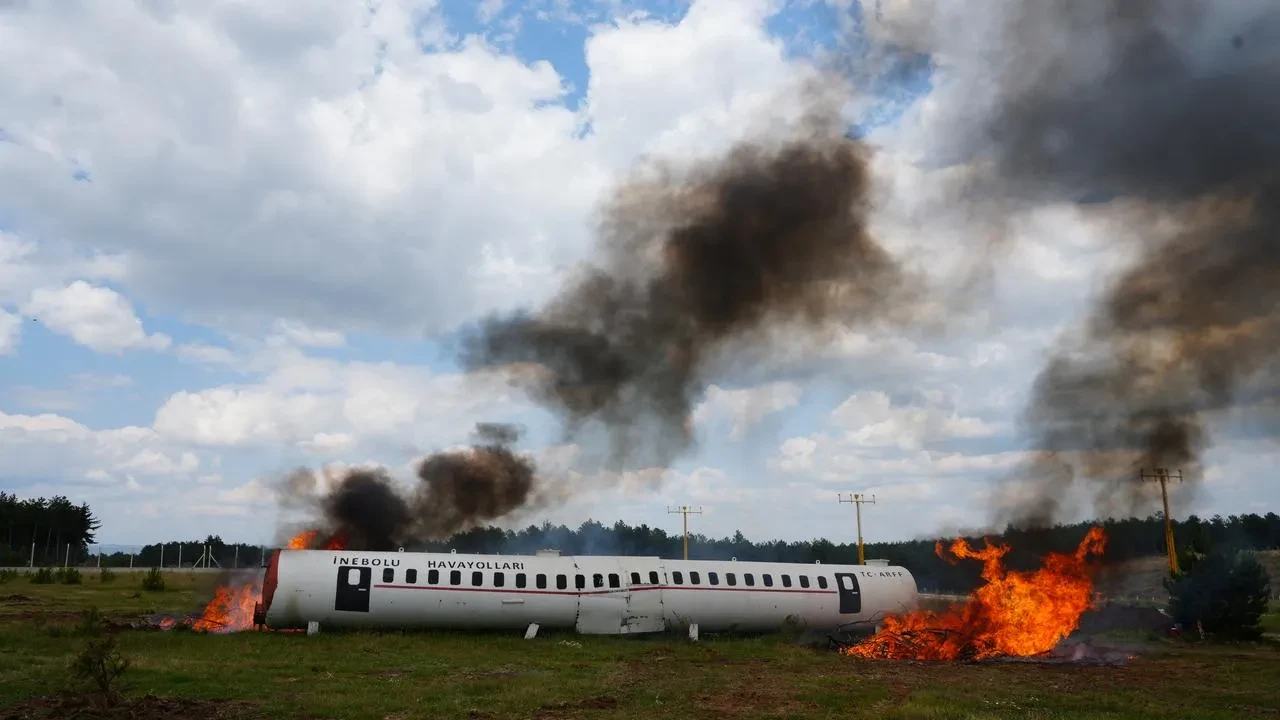 Kastamonu Havalimanında büyük uçak tatbikatı gerçekleştirildi