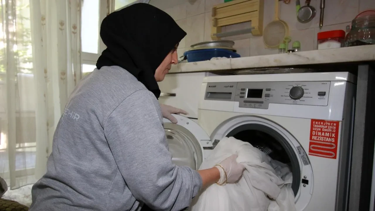 Kocaeli Büyükşehir yaşlıların bayram temizliğini üstlendi