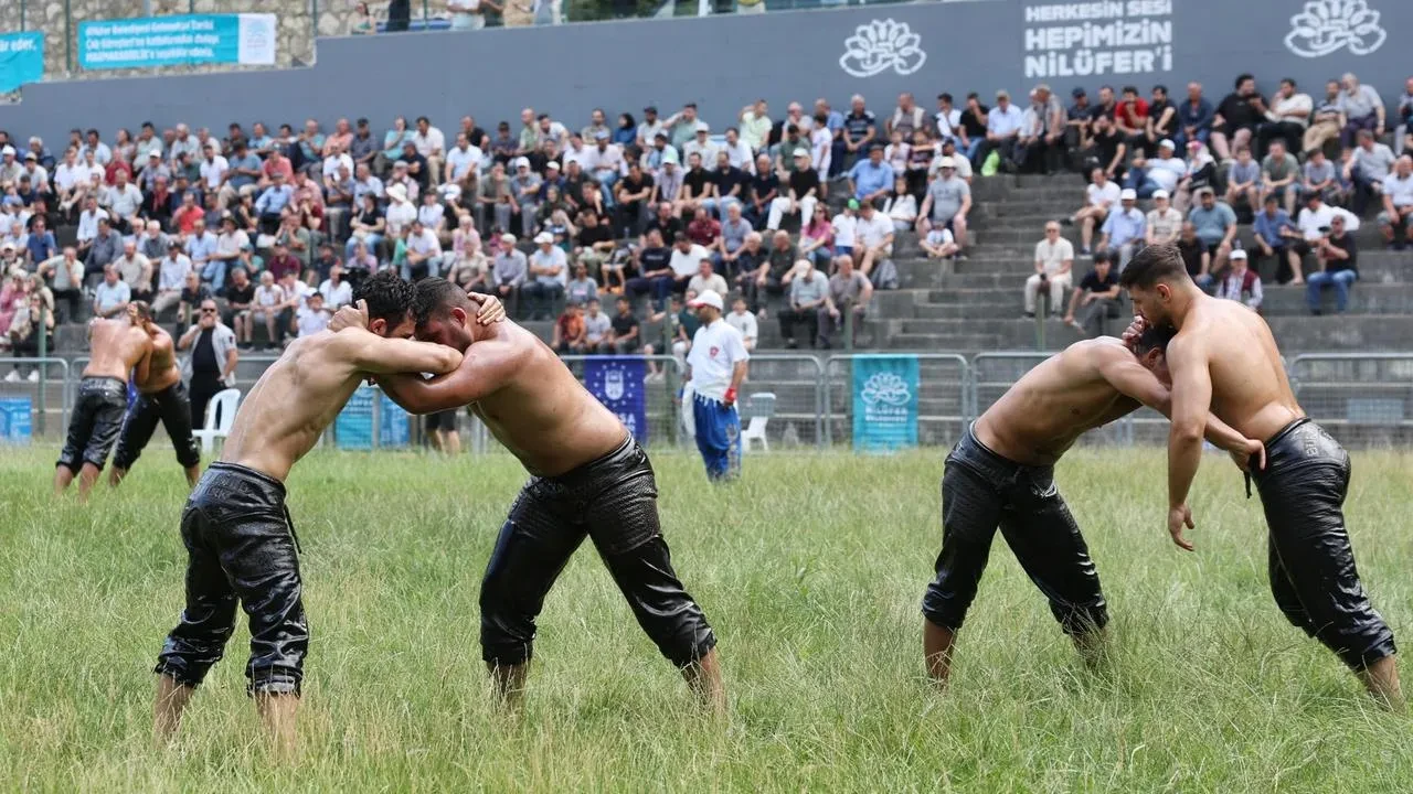 Tarihi Çalı Güreşlerinde Mehmet Yeşil Yeşil şampiyon oldu
