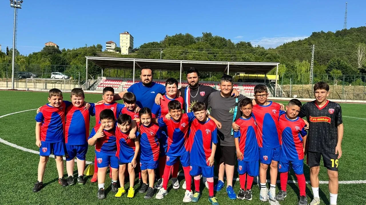 Türkeli Belediye Esnafspor yaz futbol okulu başlıyor