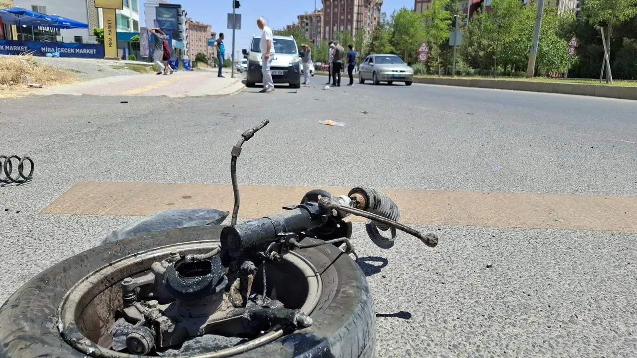 Diyarbakır Yenişehirde kontrolden çıkan araç kazaya karıştı