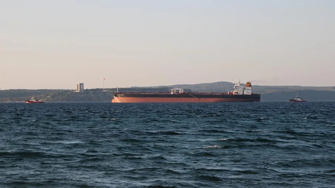Çanakkale Boğazında Marshall Adaları tankeri arızalandı