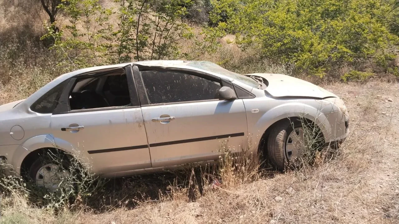 Denizli yolunda uyuklayan sürücü şarampole yuvarlandı