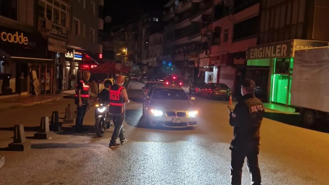 Alaplı polisi abartı egzozlu motosikletlere ceza kesti