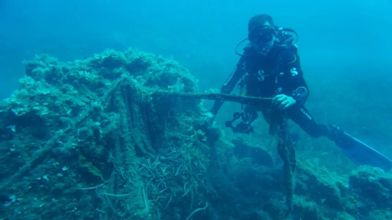 Ayvalık ve İlyosta sahillerinde hayalet ağlar temizlendi