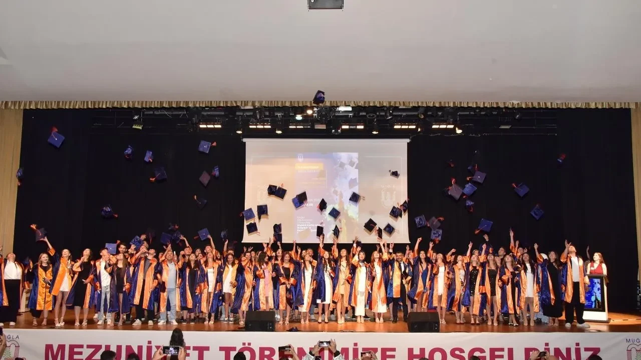 Muğla Sıtkı Koçman Üniversitesi mezunları geleceğe uğurlandı