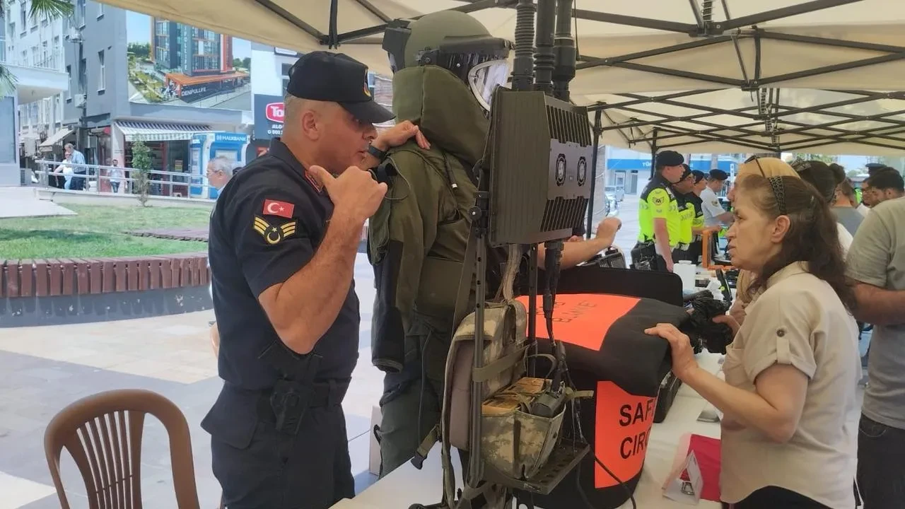 Denizli Jandarma yeni nesil teknolojik sistemlerini gösterdi