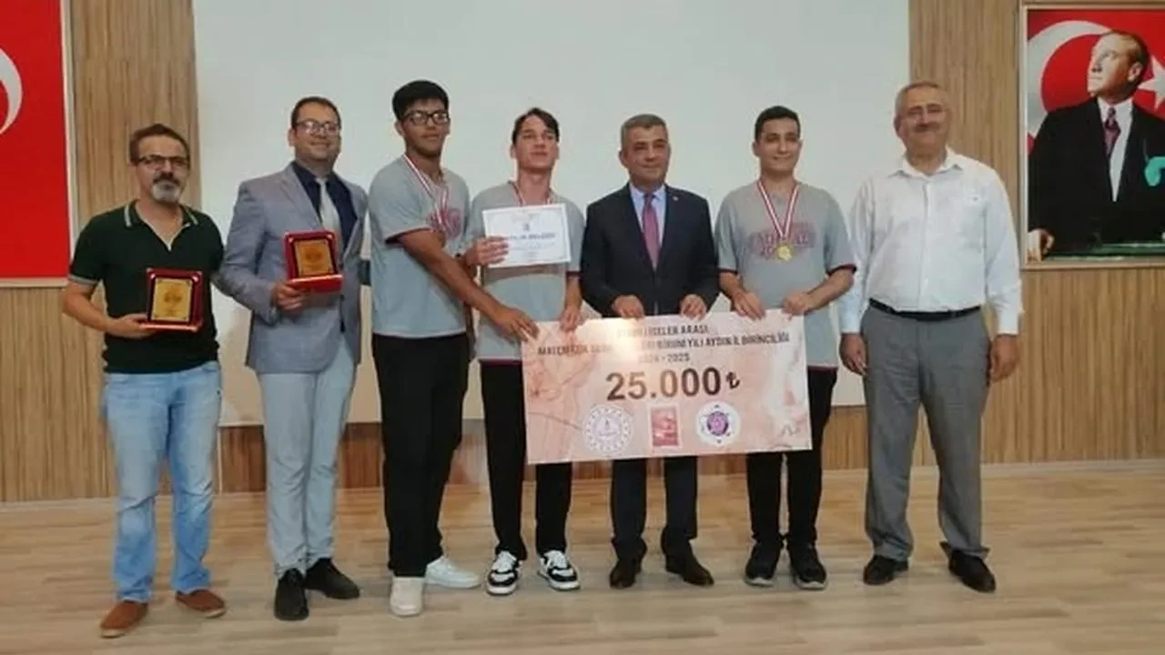 Kuşadası lisesi Aydın matematik olimpiyatlarında şampiyonluğa ulaştı